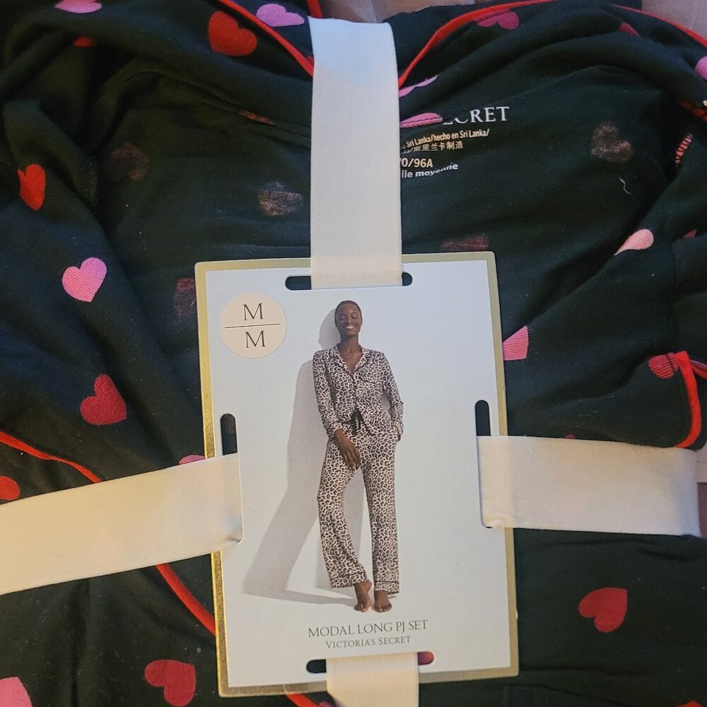 BRAND NEW VICTORIA'S SECRET PAJAMAS! TAGS STILL ATTACHED